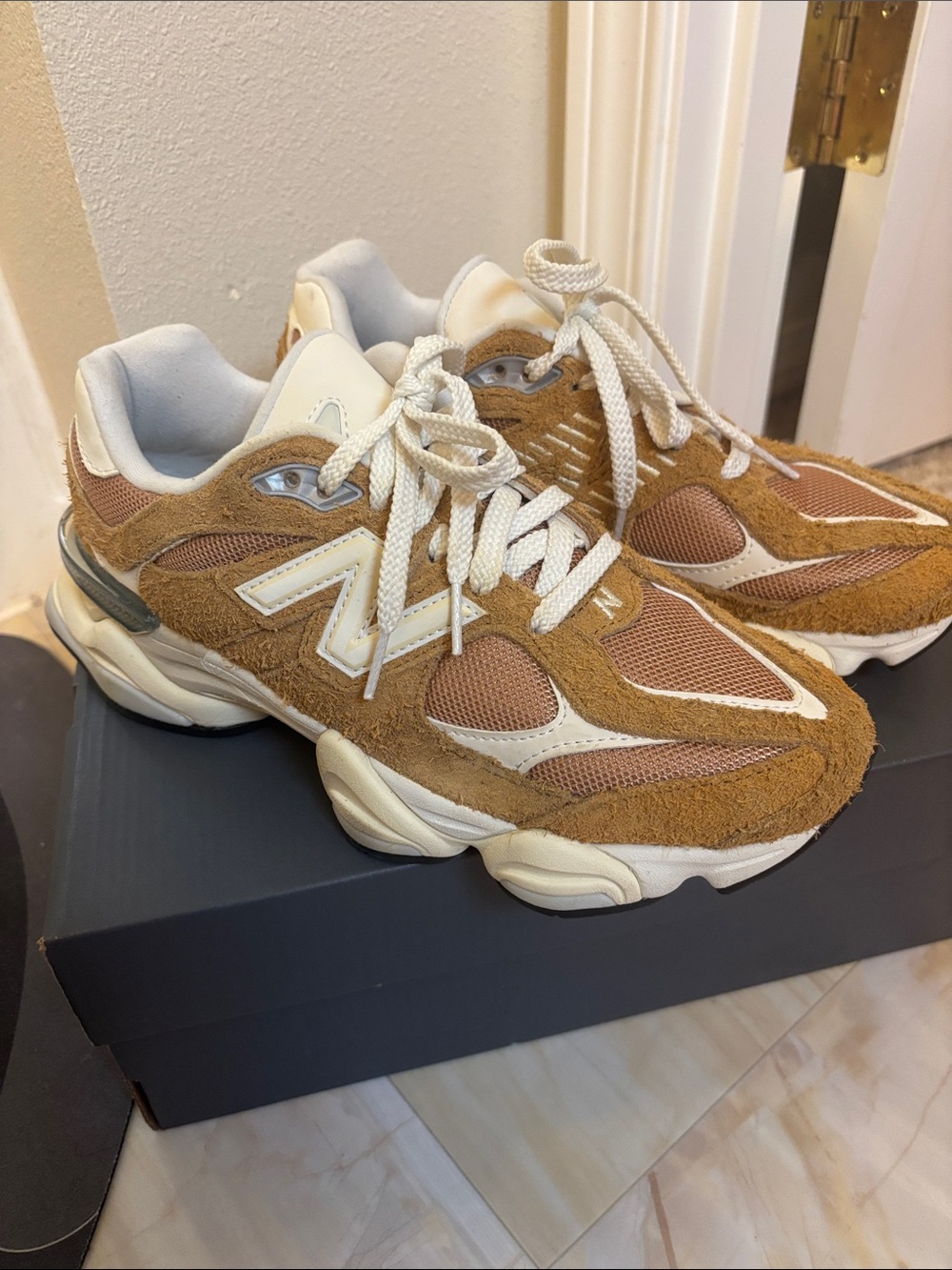 New Balance 9060